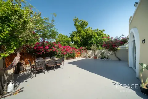 Müüa villa asukohaga The Lakes, Dubai, AÜE: 3 magamistoaga, 259 m² Nr 737841 - pilt 16