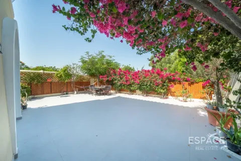 Müüa villa asukohaga The Lakes, Dubai, AÜE: 3 magamistoaga, 259 m² Nr 737841 - pilt 13
