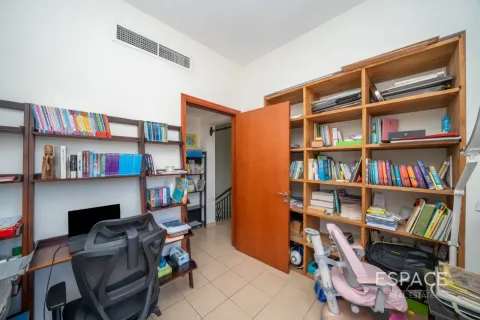 Müüa villa asukohaga The Lakes, Dubai, AÜE: 3 magamistoaga, 259 m² Nr 737841 - pilt 10
