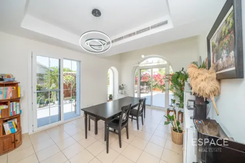 Müüa villa asukohaga The Lakes, Dubai, AÜE: 3 magamistoaga, 259 m² Nr 737841 - pilt 4