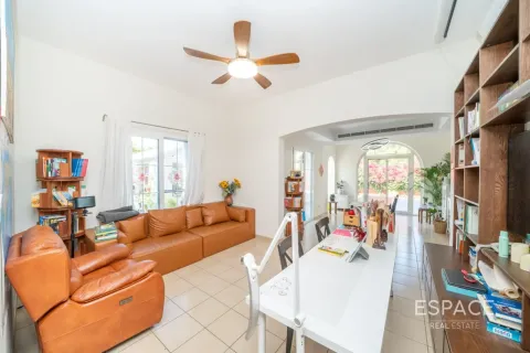 Müüa villa asukohaga The Lakes, Dubai, AÜE: 3 magamistoaga, 259 m² Nr 737841 - pilt 5