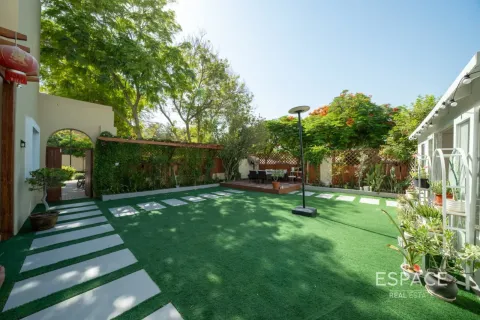 Müüa villa asukohaga The Lakes, Dubai, AÜE: 3 magamistoaga, 259 m² Nr 737841 - pilt 17