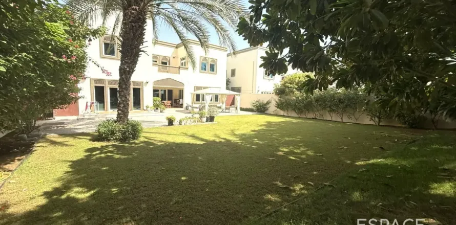 Вилла Jumeirah Park, Дубай, БАӘ-да 3 жатын бөлмелер, 285 м² № 737814