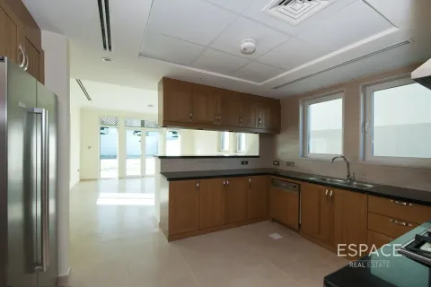 Вилла Jumeirah Park, Дубай, БАӘ-да 3 жатын бөлмелер, 285 м² № 737814 - фото 4