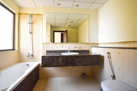 דירה להשכרה ב Jumeirah Beach Residence, Dubai, איחוד האמירויות  2 חדרי שינה, 119 מ"ר, מספר 627211 - תמונה 7