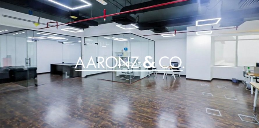 Office in Jumeirah Lake Towers, Dubai, UAE 117.8 sq.m. № 670634