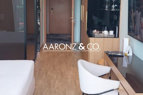 Купить апартаменты в отеле в The World Islands, Дубай, ОАЭ 37.7м2, № 670632 - фото 1