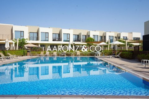 Villa en alquiler en Dubai, EAU 3 dormitorios, 129.9 m2 № 670631 - foto 17