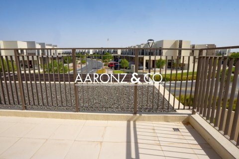 Villa en alquiler en Dubai, EAU 3 dormitorios, 129.9 m2 № 670631 - foto 26