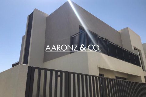 Villa en alquiler en Dubai, EAU 3 dormitorios, 129.9 m2 № 670631 - foto 27