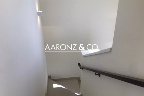 Villa en alquiler en Dubai, EAU 3 dormitorios, 129.9 m2 № 670631 - foto 3