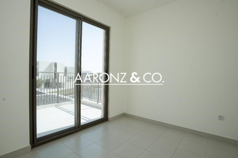 Villa en alquiler en Dubai, EAU 3 dormitorios, 129.9 m2 № 670631 - foto 21