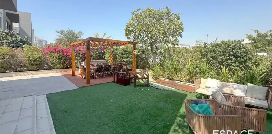 Villa à Dubai Hills Estate, Dubai, EAU: 3 chambres, 288 m2 № 738428