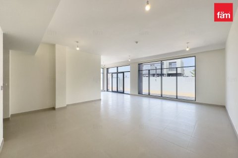 Villa in Dubai, UAE 5 bedrooms, 445.8 sq.m. № 702303