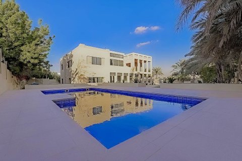 Emirates Hills, Dubai, UAE의 임대용 빌라 침실 5개, 143.03제곱미터 번호 750893 - 사진 12