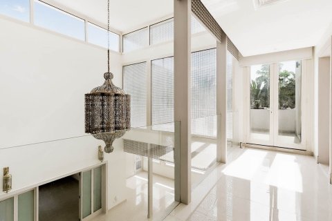 Emirates Hills, Dubai, UAE의 임대용 빌라 침실 5개, 143.03제곱미터 번호 750893 - 사진 5