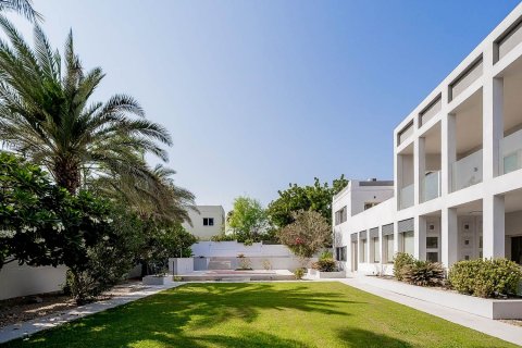Вилла Emirates Hills, Дубай, БАӘ-да 5 жатын бөлмелер, 143.03 м² № 750893