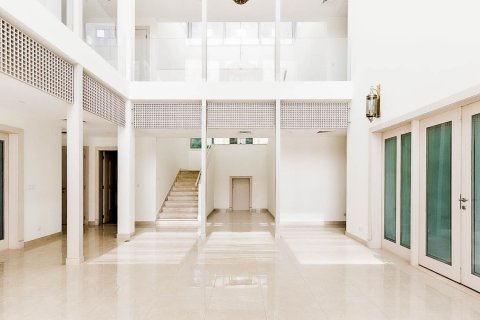 Emirates Hills, Dubai, UAE의 임대용 빌라 침실 5개, 143.03제곱미터 번호 750893 - 사진 4