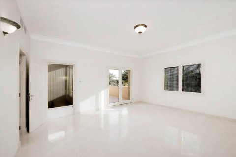 Emirates Hills, Dubai, UAE의 임대용 빌라 침실 5개, 143.03제곱미터 번호 750893 - 사진 22