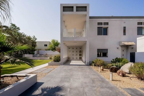 Emirates Hills, Dubai, UAE의 임대용 빌라 침실 5개, 143.03제곱미터 번호 750893 - 사진 13