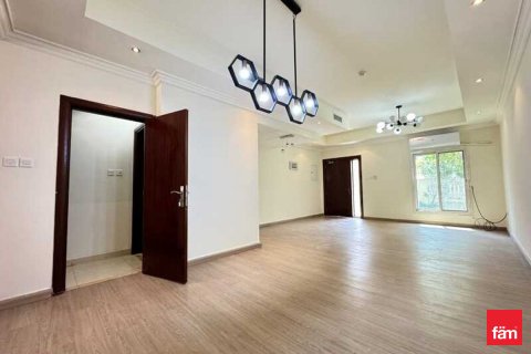 Villa para venda em Dubai, EAU 3 quartos, 135.2 m2 № 659107 - foto 2