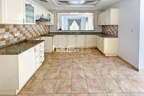 Vila di Dubai Sports City, UAE 4 bilik tidur, 665 meter persegi № 626912 - foto 6