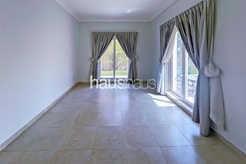 Vila di Dubai Sports City, UAE 4 bilik tidur, 665 meter persegi № 626912 - foto 8
