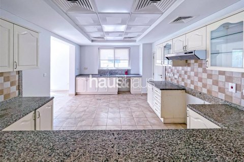 Vila di Dubai Sports City, UAE 4 bilik tidur, 665 meter persegi № 626912 - foto 5