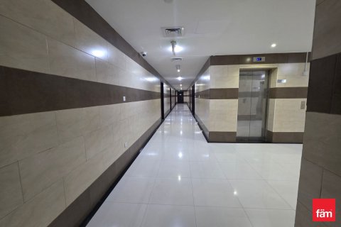 Dyqan në Dubai, Emiratet e Bashkuara Arabe 76.6 m2. № 645667 - Foto 1