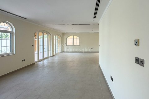 Villa itt: Jumeirah Park, Dubai, EAE, 5 hálószoba, 750 m², azonosító: 720674 - fénykép 9