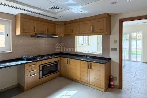 Villa itt: Jumeirah Park, Dubai, EAE, 5 hálószoba, 750 m², azonosító: 720674 - fénykép 22