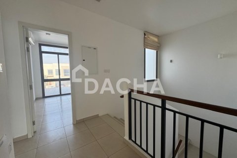 Villa te koop in Town Square, Dubai, VAE 3 slaapkamers, 187 vr.m., nr 706576 - foto 2
