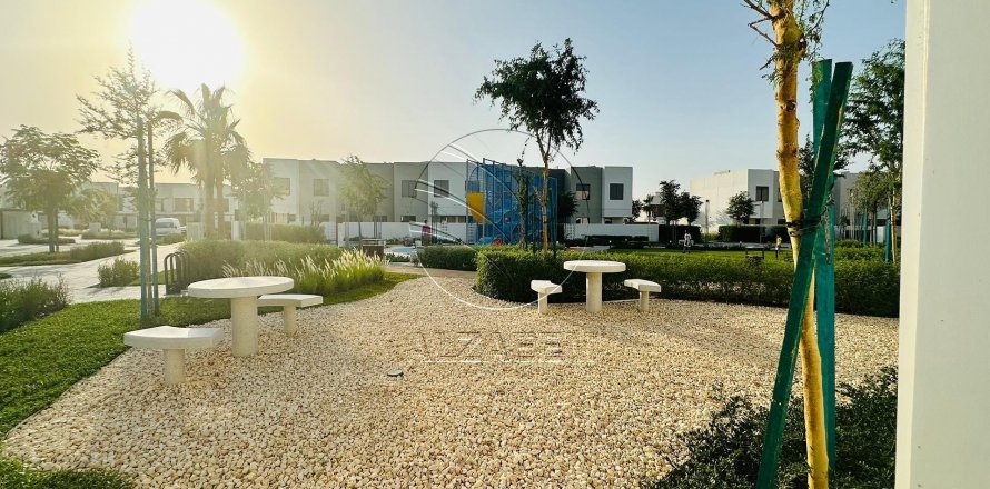 Villa on the Yas Island, Abu Dhabi, UAE 4 bedrooms, 315 sq.m. № 615751