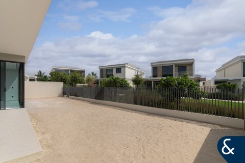 Müüa villa asukohaga Tilal Al Ghaf, Dubai, AÜE: 5 magamistoaga, 527 m² Nr 666887 - pilt 2