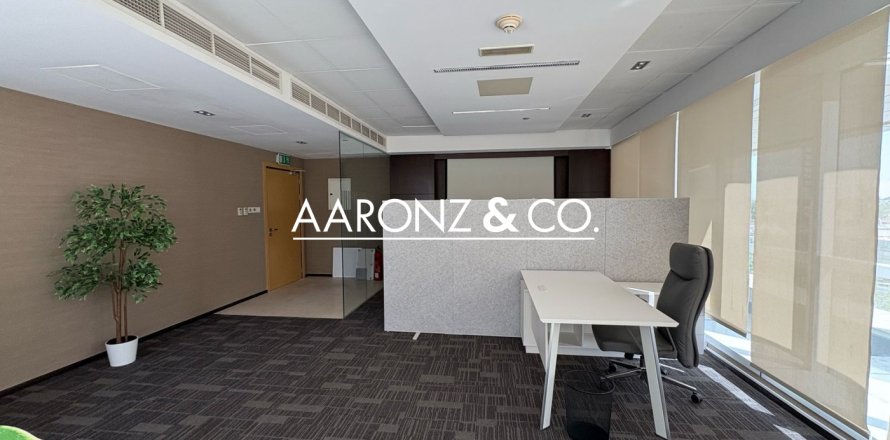 Bureau à Jumeirah Lake Towers, Dubai, EAU: 51 m2 № 682588