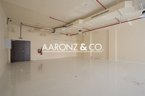 Bureau à louer à Dubai Investment Park, Dubai, EAU 118 m2 № 682590 - photo 8
