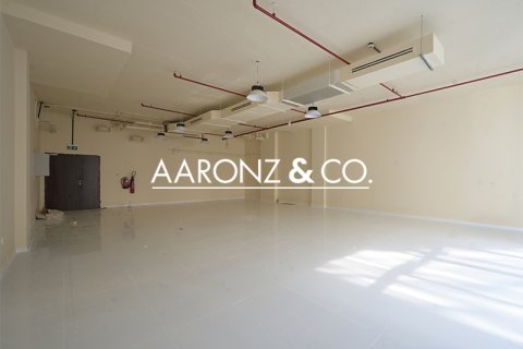 Bureau à louer à Dubai Investment Park, Dubai, EAU 118 m2 № 682590 - photo 7