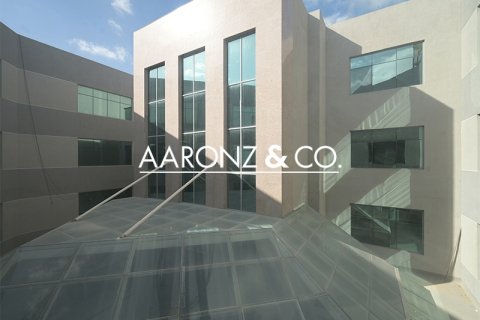 Bureau à louer à Dubai Investment Park, Dubai, EAU 118 m2 № 682590 - photo 10