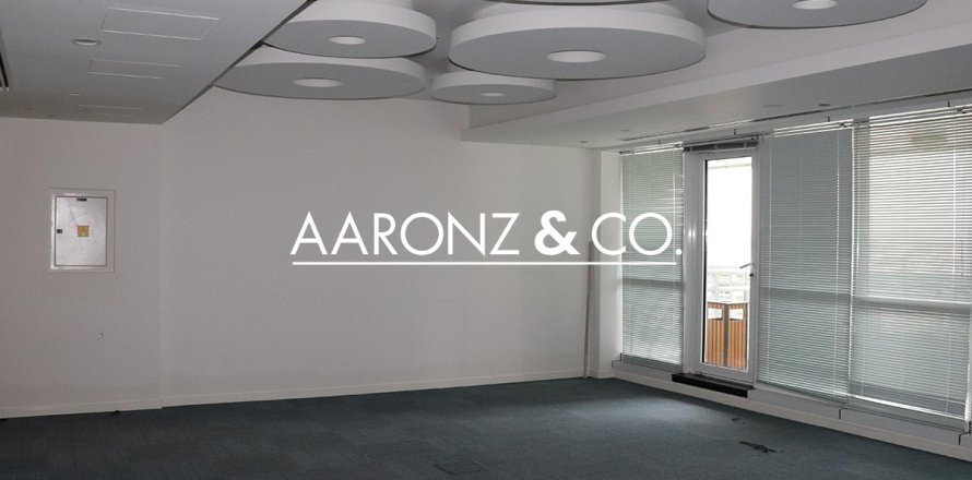 Bureau à Jumeirah Lake Towers, Dubai, EAU: 75 m2 № 682587