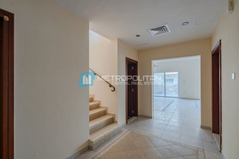 Townhouse in Abu Dhabi, UAE 2 bedrooms, 172 sq.m. № 594456 - photo 10
