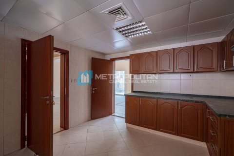Townhouse in Abu Dhabi, UAE 2 bedrooms, 172 sq.m. № 594456 - photo 9