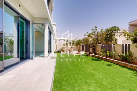 Vilë në Dubai, Emiratet e Bashkuara Arabe 4 dhoma gjumi № 619850 - Foto 28