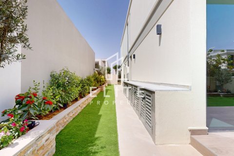 Vilë në Dubai, Emiratet e Bashkuara Arabe 4 dhoma gjumi № 619850 - Foto 29