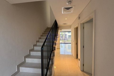 Townhouse til leje i Al Hamra Village, Ras Al Khaimah, UAE 2 soveværelser, 136.9 kvm № 707510 - foto 4