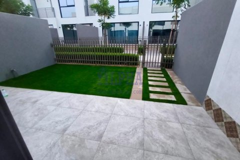 Townhouse til leje i Al Hamra Village, Ras Al Khaimah, UAE 2 soveværelser, 136.9 kvm № 707510 - foto 2