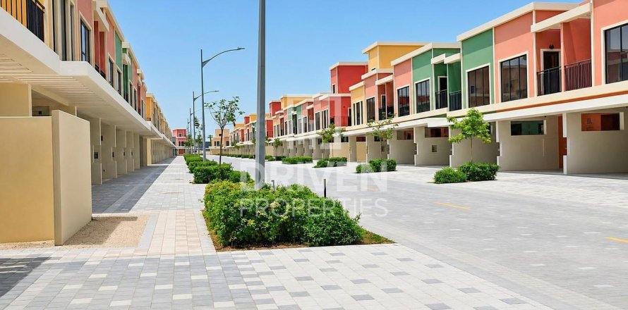 Řadový dům v Damac Lagoons, Dubai, SAE 5 ložnice, 219.62 m² Č.: 762316