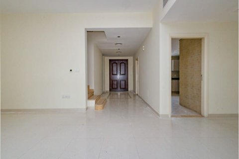 Kaupunkipientalo Falcon City of Wonders, Dubai, Arabiemiraatit 2 makuuhuonetta, 270 m2 № 717762 - kuva 8