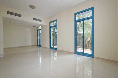 Kaupunkipientalo Falcon City of Wonders, Dubai, Arabiemiraatit 2 makuuhuonetta, 270 m2 № 717762 - kuva 7