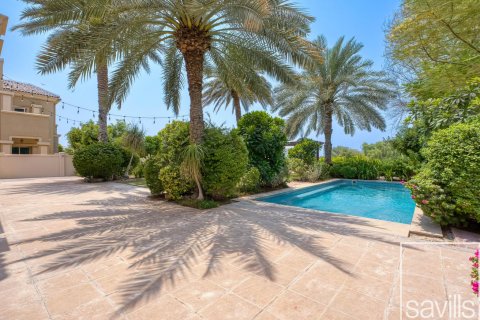 Вилла Dubai Sports City, Дубай, БАӘ-да 4 жатын бөлмелер, 1103.87 м² № 753530 - фото 2