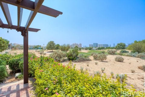 Вилла Dubai Sports City, Дубай, БАӘ-да 4 жатын бөлмелер, 1103.87 м² № 753530 - фото 4